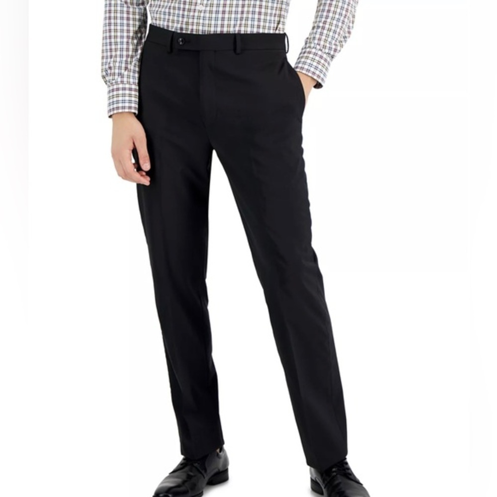 BNWT- Calvin Klein Infinite stretch solid Slim-Fit pants. Size 44X32